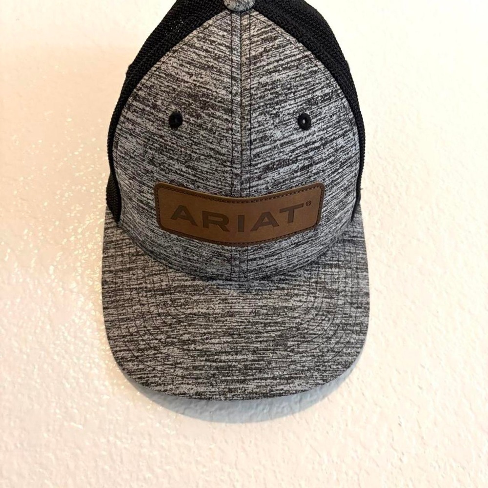 ARIAT Trucker Hat Grey Black Heather Leather Patch Western Ranch L/XL